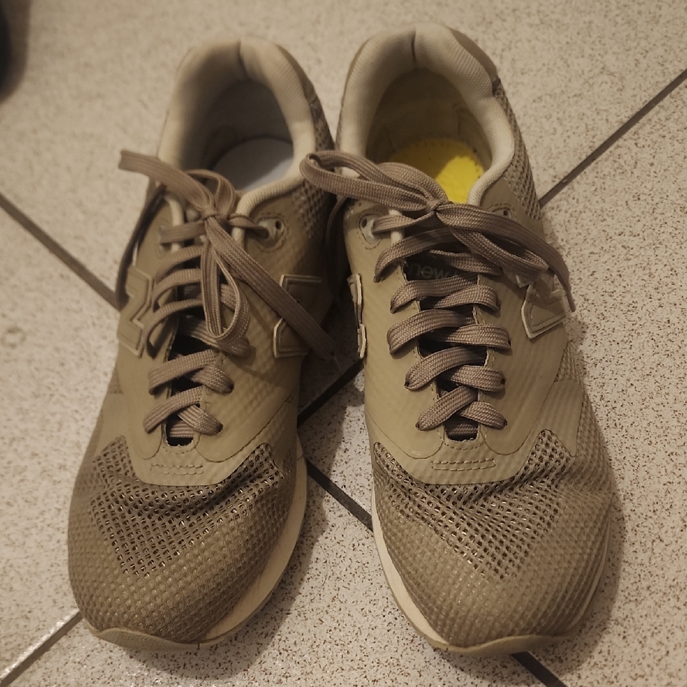 Men's New Balance Tan Sneakers